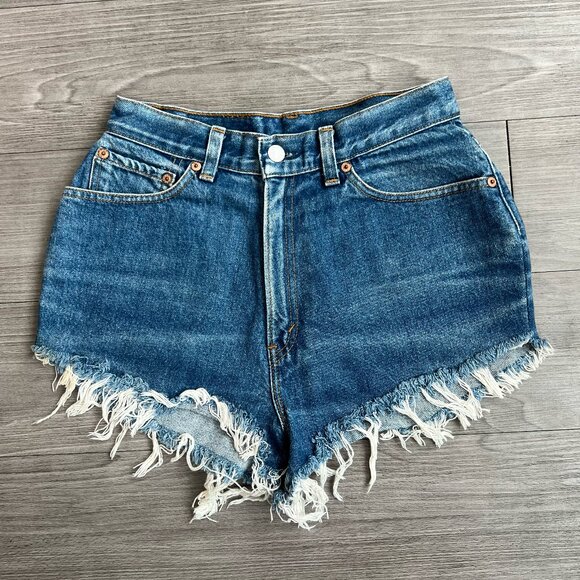 Vtg 90s Levi’s Denim Cutoffs Shorts Medium Wash High Rise Distressed Size 28” - Picture 1 of 6